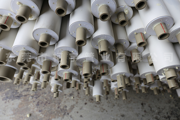 ppr復(fù)合發(fā)泡管 ppr復(fù)合發(fā)泡管